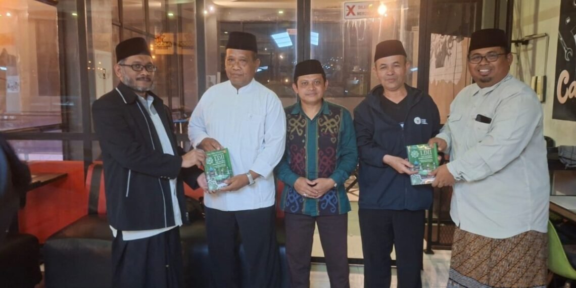 Dr. Ahmad Ali Silaturahim dan Reuni Hangat dengan Tokoh Agama Maluku Utara